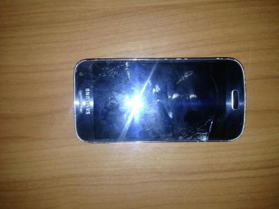 Лот: 5657436. Фото: 1. Samsung Galaxy S 4 Mini разбит. Смартфоны