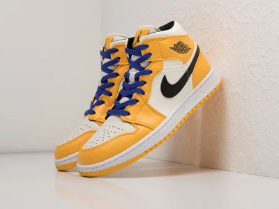 Лот: 19992933. Фото: 1. Кроссовки Nike Air Jordan 1 Mid. Кеды, кроссовки, слипоны