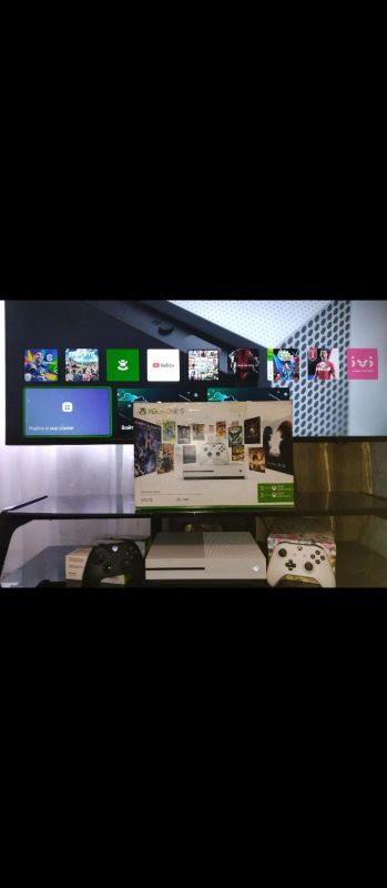 Лот: 25631210. Фото: 1. Xbox One S 500gb.+Игры. Игровые приставки, консоли