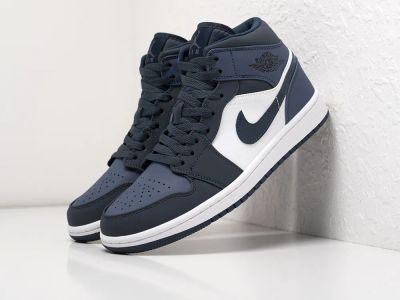 Лот: 19074129. Фото: 1. Кроссовки Nike Air Jordan 1 Mid. Кеды, кроссовки, слипоны