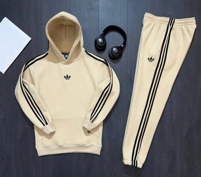 Лот: 19545121. Фото: 1. Спортивный зимний костюм Adidas. Зимняя спортивная одежда