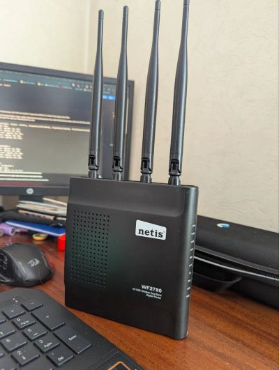 Лот: 25107066. Фото: 1. Wi-Fi роутер NETIS WF2780. Маршрутизаторы (роутеры)