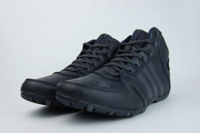Лот: 16960252. Фото: 1. Кроссовки Adidas Daroga Fur Triple... Кеды, кроссовки, слипоны