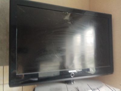 Лот: 16096659. Фото: 1. Телевизор Samsung 37" разбита... Телевизоры