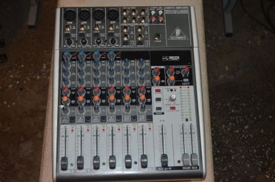 Лот: 4480027. Фото: 1. Микшерный пульт Behringer Xenyx... Микшеры, предусилители, микрофонные эффекты