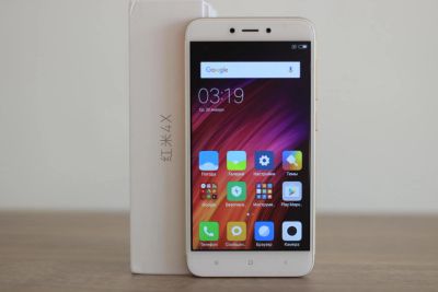 Лот: 9888412. Фото: 1. Xiaomi Redmi 4X 3/32 бело - золотой... Смартфоны
