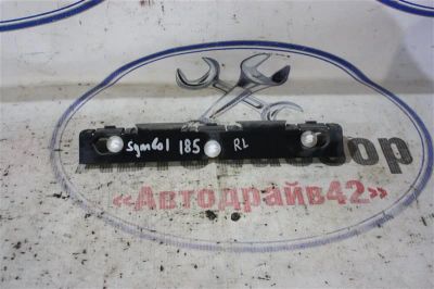Лот: 21718322. Фото: 1. крепление бампера Renault Symbol... Двигатель и элементы двигателя