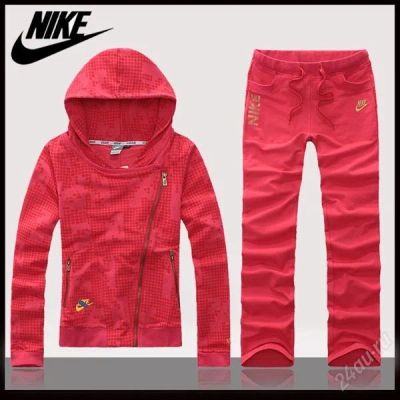 Лот: 1885691. Фото: 1. костюм nike. Другое (спортивная одежда)