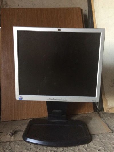 Лот: 6079179. Фото: 1. Монитор HP 1740. ЖК-мониторы
