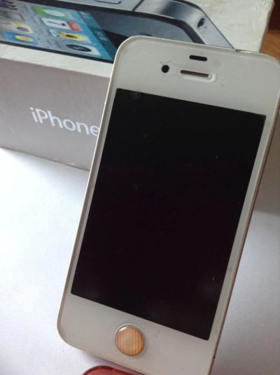 Лот: 10023757. Фото: 1. iphone 4s срочно состояние хорошее. Смартфоны