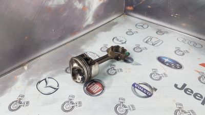 Лот: 23589420. Фото: 1. Поршень с шатуном Mitsubishi Dion... Двигатель и элементы двигателя
