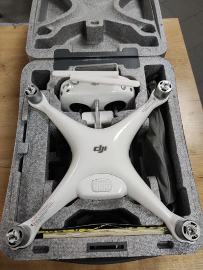 Лот: 19272031. Фото: 1. Квадрокоптер DJI Phantom 4 Pro... Квадрокоптеры