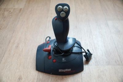 Лот: 6894113. Фото: 1. Джойстик Logitech WingMan Interceptor. Рули, джойстики