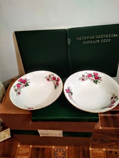 Лот: 13466725. Фото: 1. Сервиз столовый. 2 салатницы... Столовые приборы, ножи