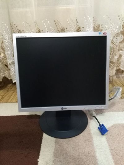 Лот: 13347583. Фото: 1. Монитор LG Flatron L1750U. ЖК-мониторы