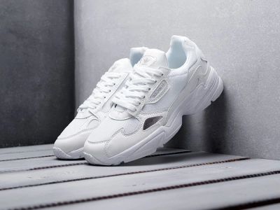 Лот: 17094960. Фото: 1. Кроссовки Adidas Falcon W (15476... Кеды, кроссовки, слипоны