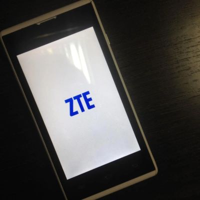 Лот: 7436868. Фото: 1. ZTE v815w Состояние хорошее. Комплект... Смартфоны
