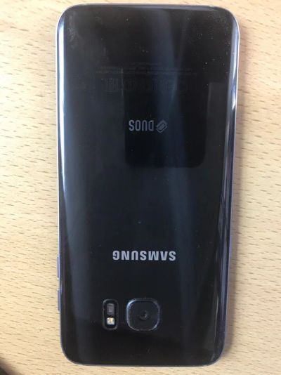 Лот: 10096224. Фото: 1. телефон Samsung Galaxy S7 Edge... Кнопочные мобильные телефоны