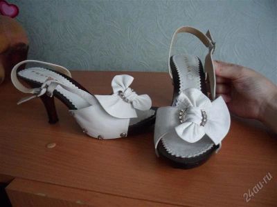 Лот: 2124414. Фото: 1. Красивые белые босоножки на р... Босоножки