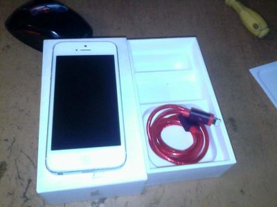 Лот: 6424602. Фото: 1. iphone 5 16 gb Cрочная продажа. Смартфоны