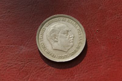 Лот: 25820589. Фото: 1. Испания. 50 песет 1957г крупная. Европа