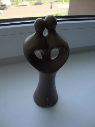 Лот: 9850126. Фото: 1. Сувенирная статуэтка Любовь. Фарфор, керамика