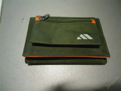 Лот: 841224. Фото: 1. Кошелек Темно-зеленый Adidas. Бумажники, кошельки, портмоне
