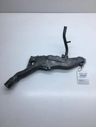 Лот: 20380314. Фото: 1. Патрубок системы охлаждения Subaru... Двигатель и элементы двигателя