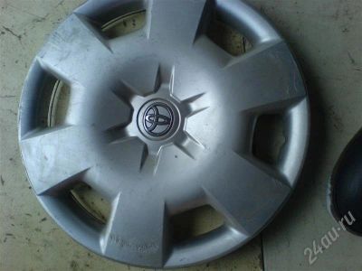 Лот: 233652. Фото: 1. колпак toyota оригинальный r14. Шины