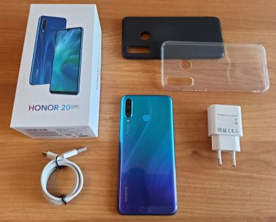 Лот: 16266047. Фото: 1. Смартфон HONOR 20 LITE Сине-фиолетовый. Смартфоны