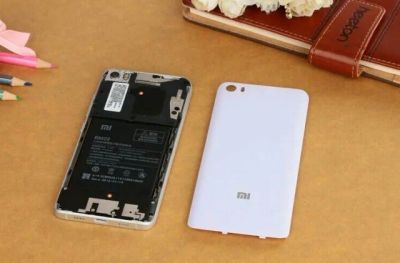 Лот: 10111134. Фото: 1. Задняя Крышка Xiaomi Mi 5 Белый... Корпуса, клавиатуры, кнопки