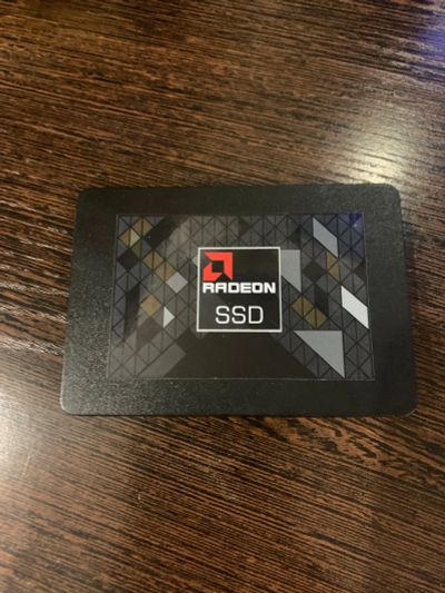 Лот: 18838261. Фото: 1. Ssd Radeon 240gb. SSD-накопители