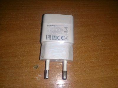 Лот: 12737868. Фото: 1. Оригинальное зарядное Huawei 5v... Зарядные устройства, блоки питания, адаптеры сетевые для смартфонов