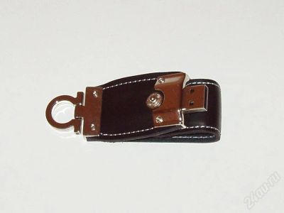Лот: 3102. Фото: 1. USB Flash 16Gb (кожанный брелок... Красноярск