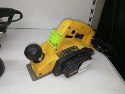 Лот: 15912841. Фото: 1. Рубанок Dewalt dw680. Электроинструмент