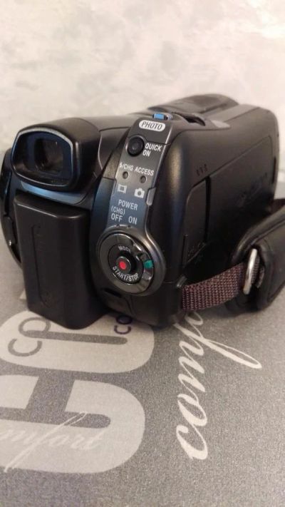 Лот: 8959570. Фото: 1. видеокамера sony HDR-SR12E + зарядное... Видеокамеры