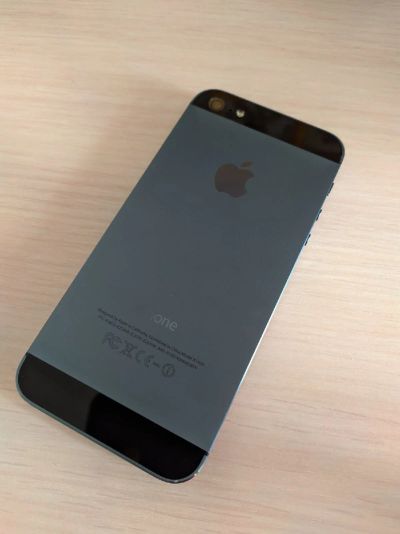 Лот: 17533175. Фото: 1. iPhone 5. Смартфоны