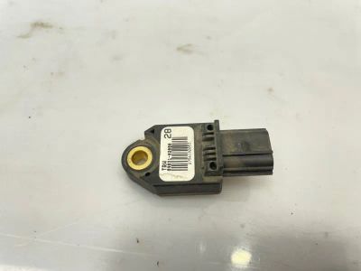 Лот: 25065020. Фото: 1. датчик airbag toyota corolla ZRE151L. Двигатель и элементы двигателя