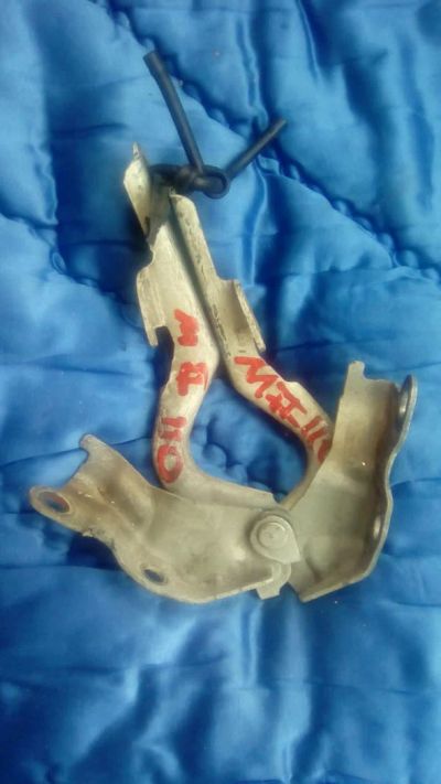 Лот: 7619597. Фото: 1. петля капота toyota mark2 GX110. Кузов