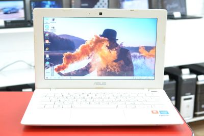 Лот: 16658633. Фото: 1. Ноутбук Asus X200CA (11.6"/Intel... Ноутбуки