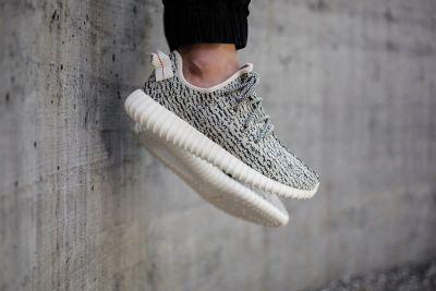Лот: 8264699. Фото: 1. Кроссовки Adidas Yeezy Boost 350... Кеды, кроссовки, слипоны