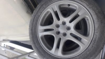 Лот: 13883509. Фото: 1. Колёса оригинальные Subaru R17... Шины