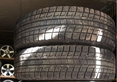 Лот: 6110481. Фото: 1. Зимние шины Bridgestone Revo1... Шины