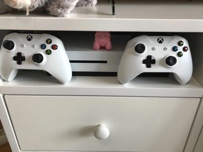 Лот: 17438680. Фото: 1. XBOX one S. Игры для консолей