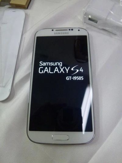 Лот: 11940176. Фото: 1. Samsung s4 Белый, состояние как... Смартфоны