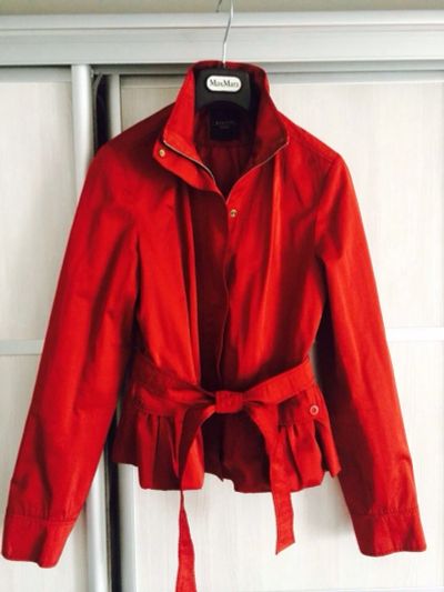 Лот: 3159202. Фото: 1. Курточка MaxMara!!!. Верхняя одежда