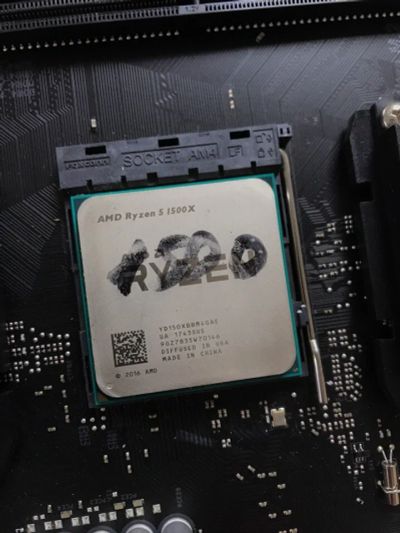 Лот: 12663089. Фото: 1. Процессор AMD Ryzen 5 1500X 4x... Процессоры