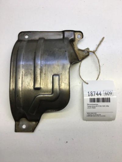 Лот: 20380413. Фото: 1. Маслоотражатель Toyota Carina... Двигатель и элементы двигателя