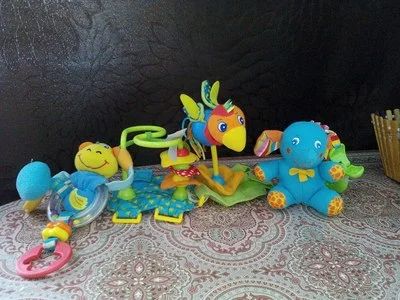 Лот: 6209588. Фото: 1. Игрушки Тини лав на бампер для... Развивающие коврики