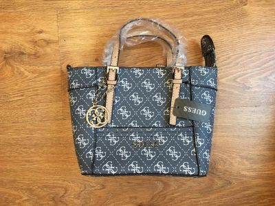 Лот: 9550845. Фото: 1. сумка guess delaney mini tote... Сумки